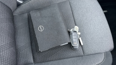 Nissan Qashqai 1.3 DiG-T MH N-Connecta [Glass Roof] 5dr Petrol Hatchback